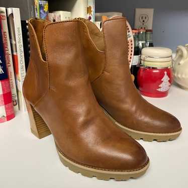 Diba True Brown Leather Wood Heel Ankle Boots/Boo… - image 1