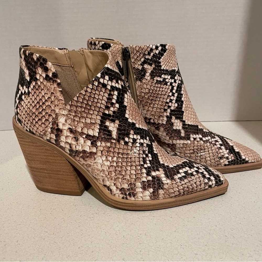 Vince Camuto Snakeskin Embossed Premium Leather A… - image 1