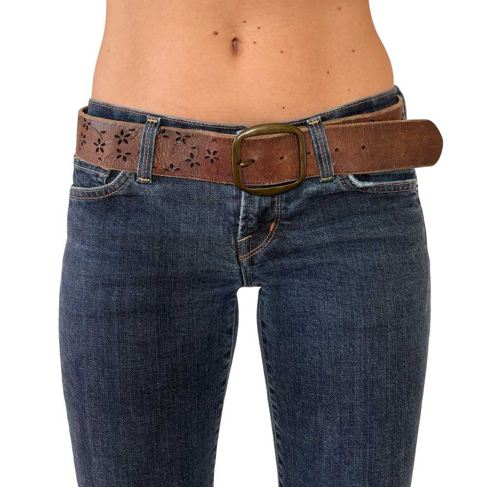 Y2K Leather Floral Cutout Belt (M) - image 1