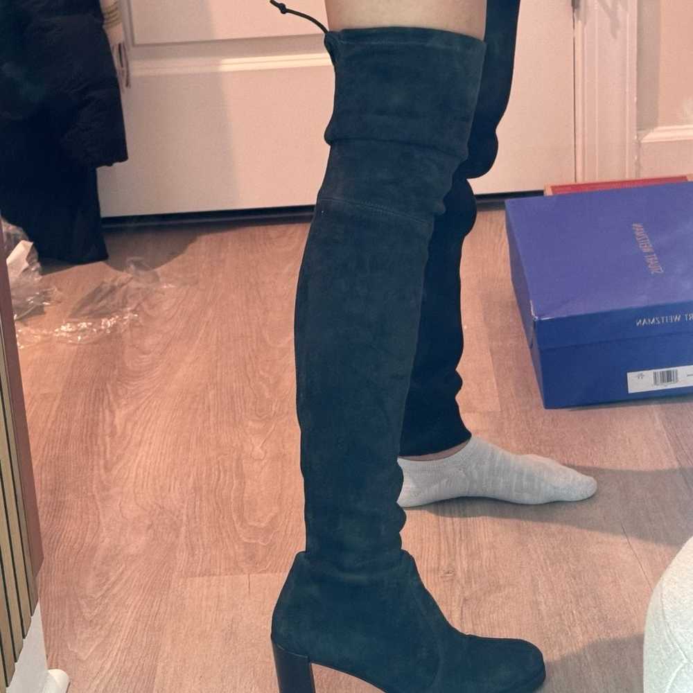 Stuart Weizman Over knee suede Boots with heels - image 11