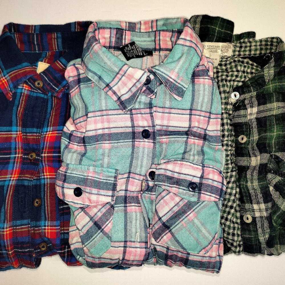 Lot of 3 Plaid Button Down Women Shirts Hollister… - image 1