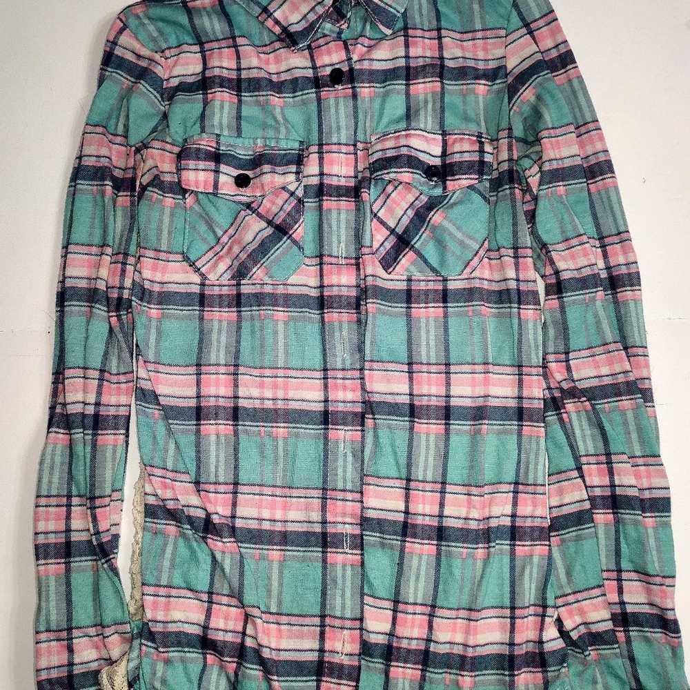 Lot of 3 Plaid Button Down Women Shirts Hollister… - image 4