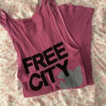 Free City Shirt