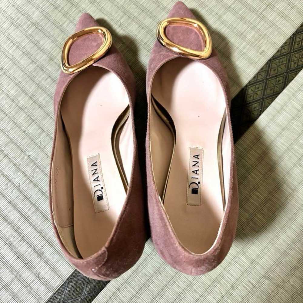 DIANA Suede Pumps with Buckle in Pink - image 2