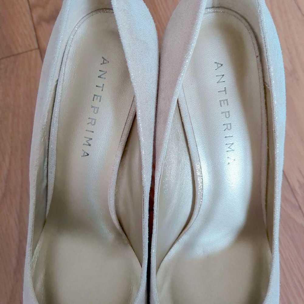 Excellent condition ANTEPRIMA sequin pumps Beige … - image 3