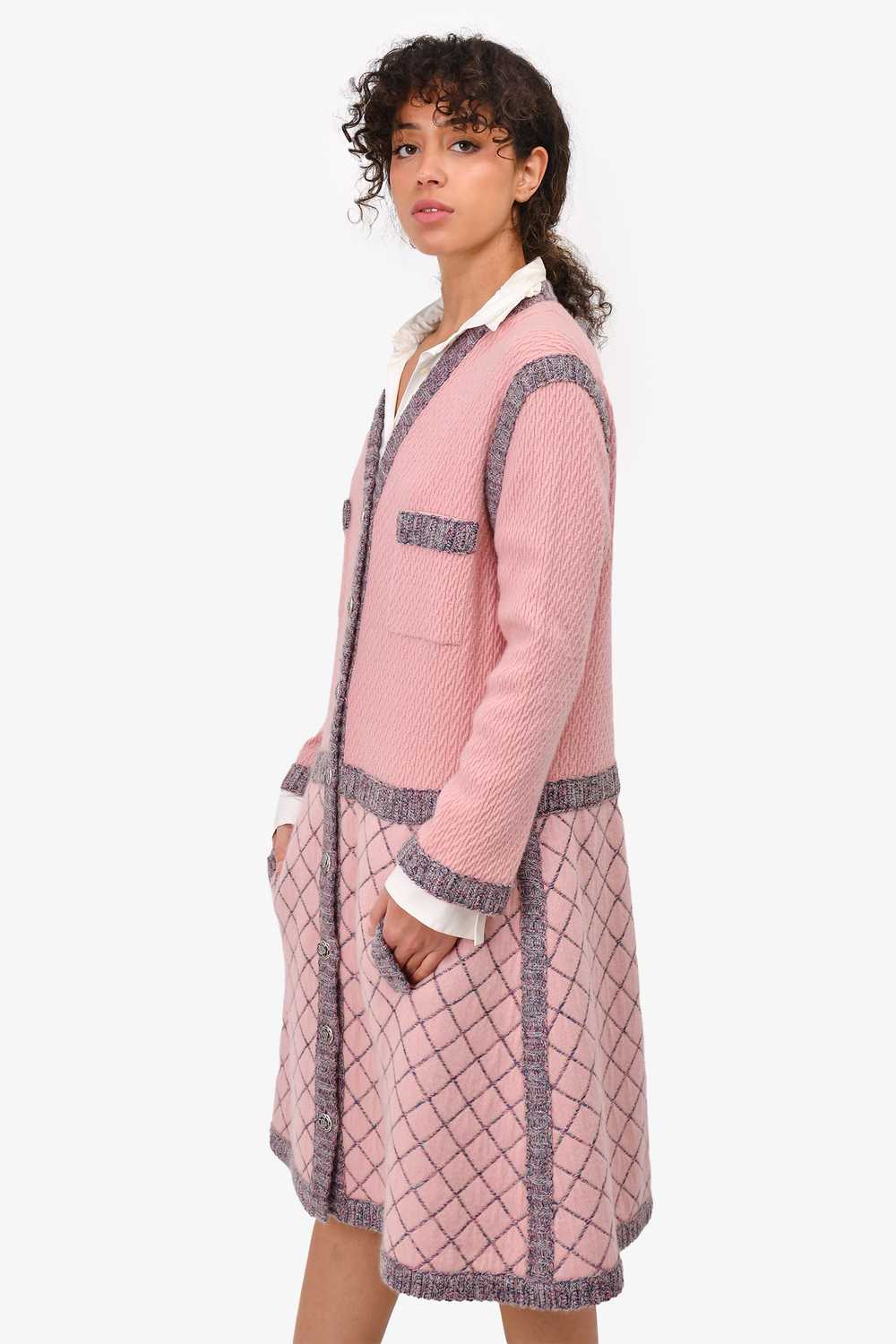 Pre-Loved Chanel™ F/W 2015 Pink/Purple Silk/Cashm… - image 3