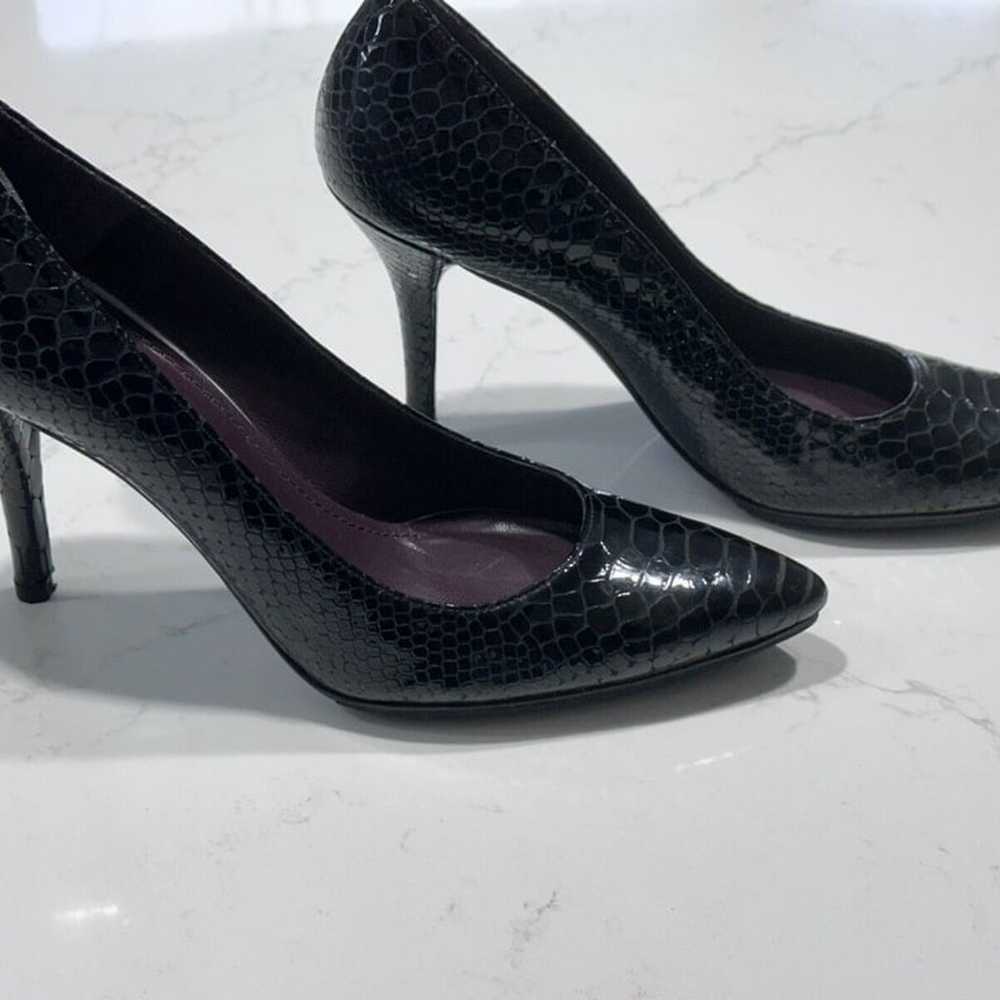 Stuart Weitzman Black Python Print Heel - Size 8 N - image 2