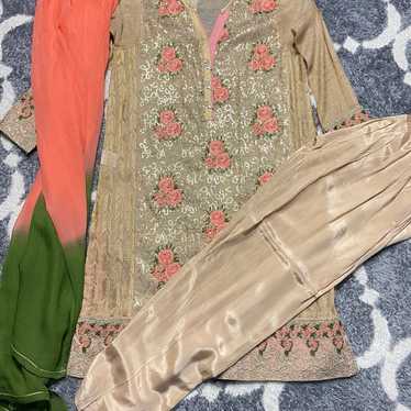 Pakistani Shalwar Kameez Suit