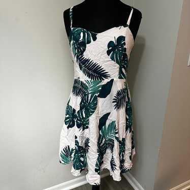 Old Navy Palm Print Dress in Size Large