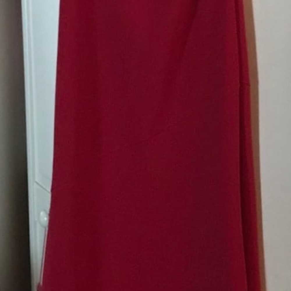 Beautiful red gown with a one side shoulder strap… - image 4