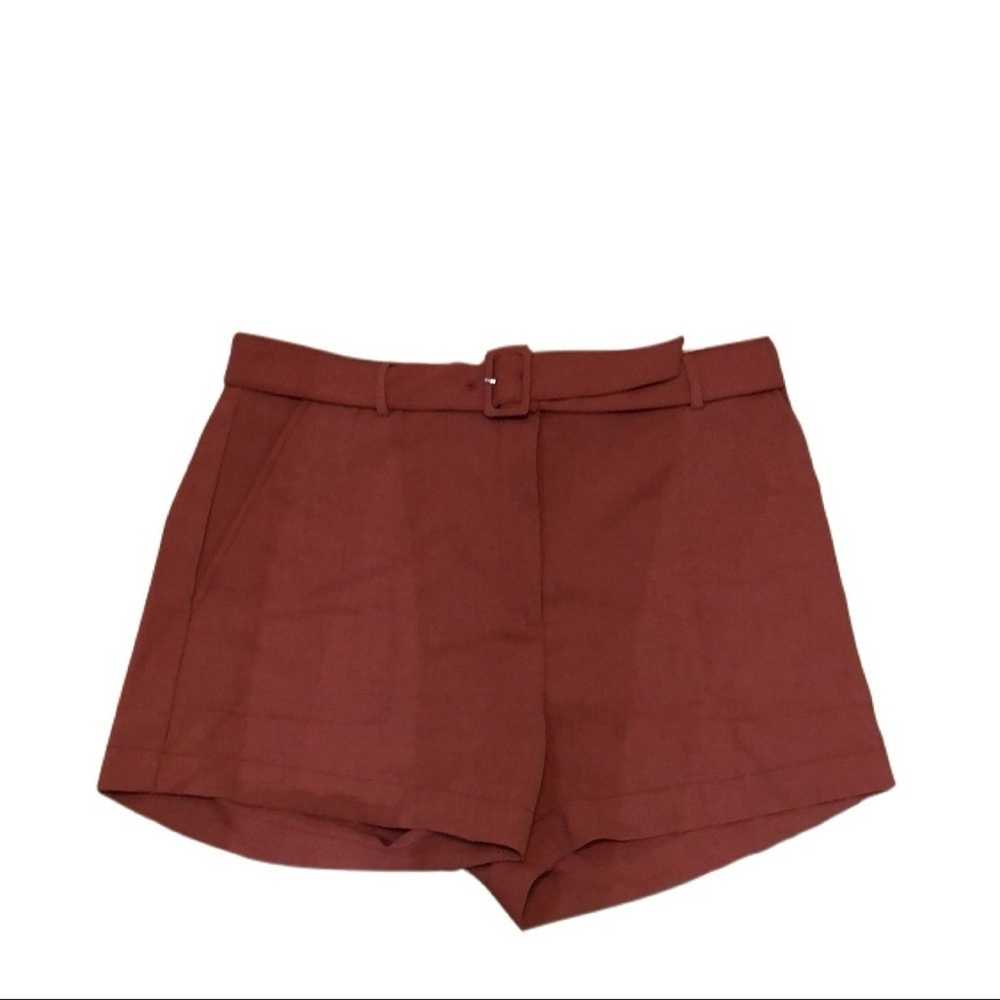 H&M NWT H&M rust colored shorts with belt - image 2