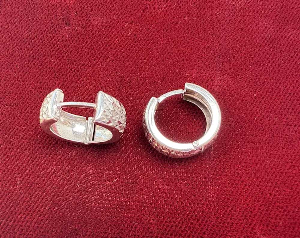 Vintage Bright Cut 14K White Gold Huggie Earrings - image 8