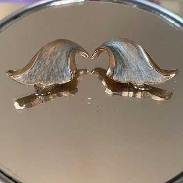 Vtg gold & silver clip on earrings - image 1