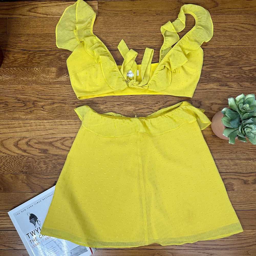 Privacy Please Yellow Ruffle Two Piece Textured D… - image 3