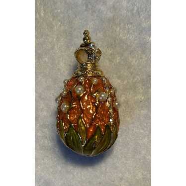 Joan Rivers Lily of the Valley Egg Pendant Gold E… - image 1