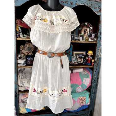 VINTAGE EMBROIDERED RUFFLED GAUZE PEASANT DRESS W… - image 1