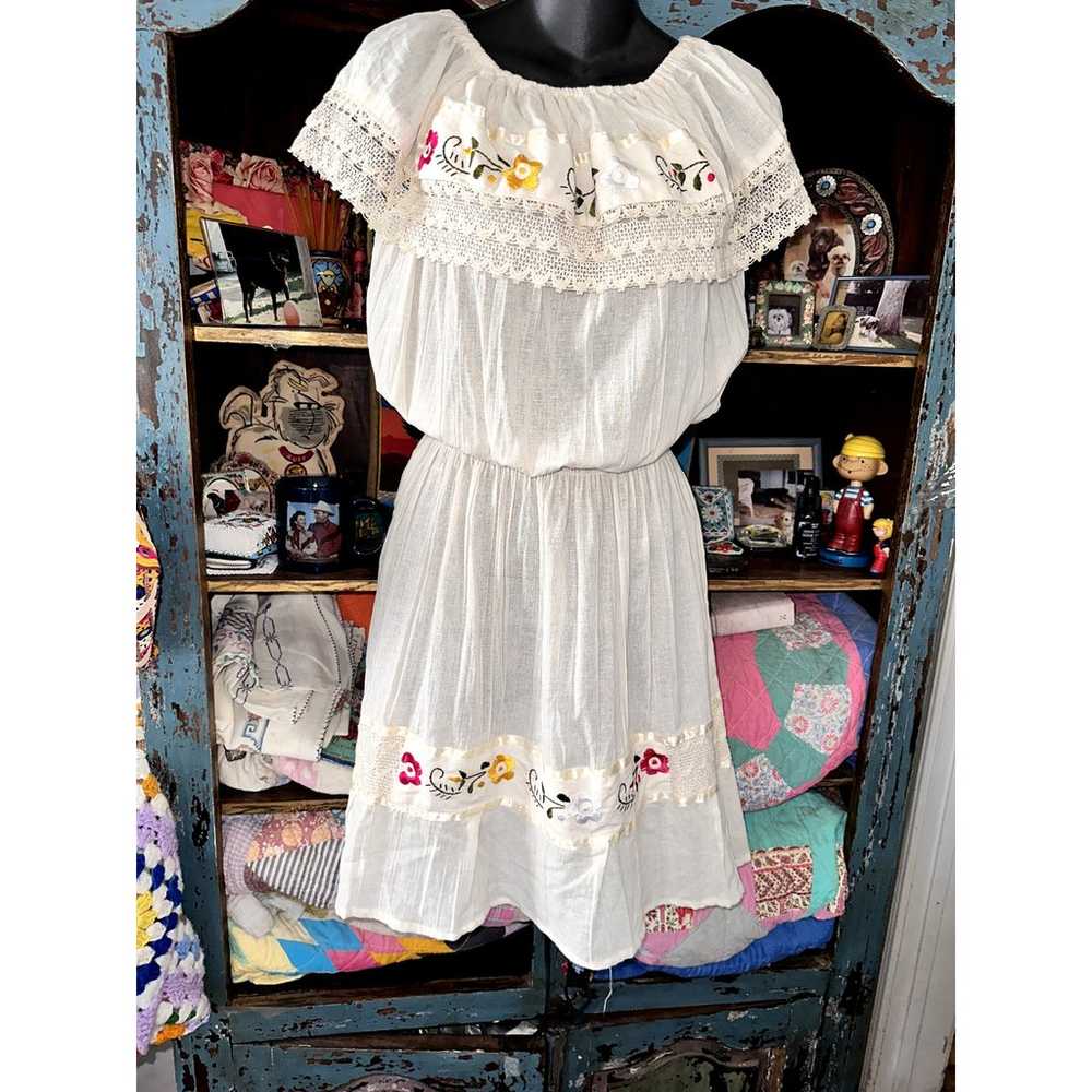 VINTAGE EMBROIDERED RUFFLED GAUZE PEASANT DRESS W… - image 2