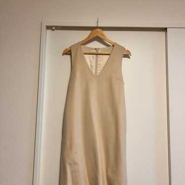 Beige V-neck sleeveless long dress