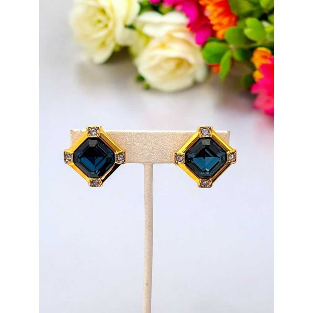 Vintage Earrings Gold Tone Clip On Blue Faceted G… - image 3