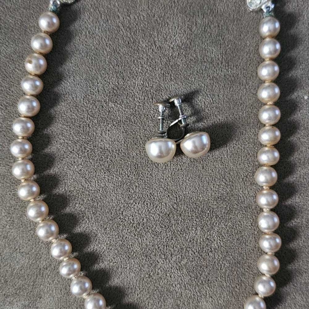 Vintage Faux Pearl Choker Necklace and screw back… - image 12