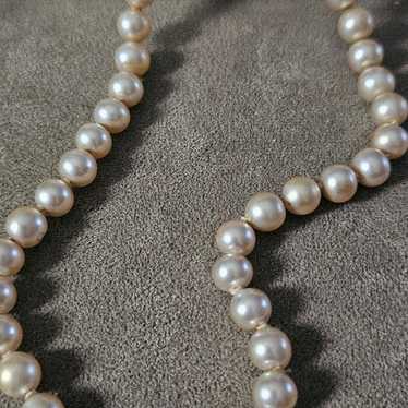 Vintage Faux Pearl Choker Necklace and screw back… - image 1