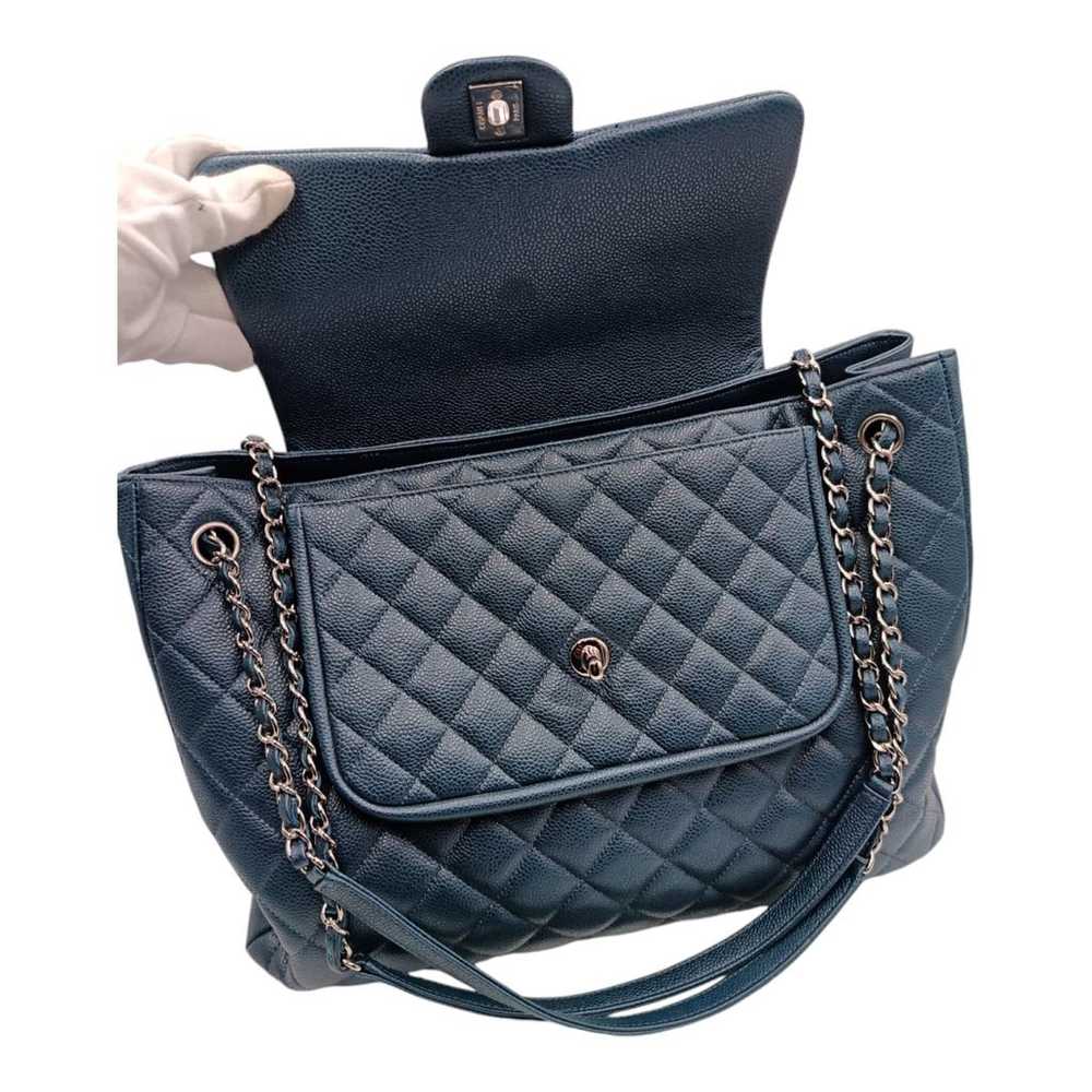 Chanel Business Affinity leather handbag - image 10