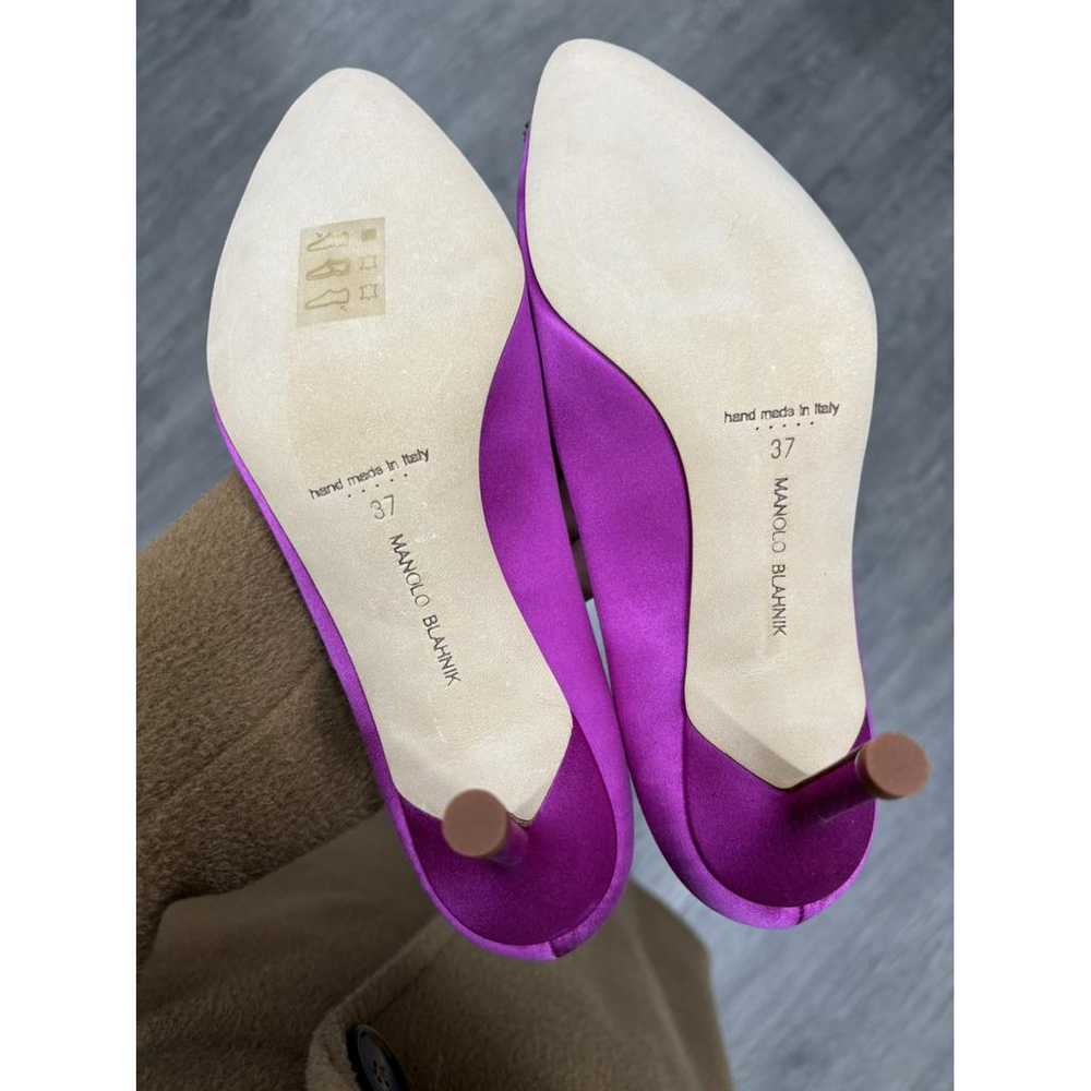 Manolo Blahnik Hangisi silk heels - image 6