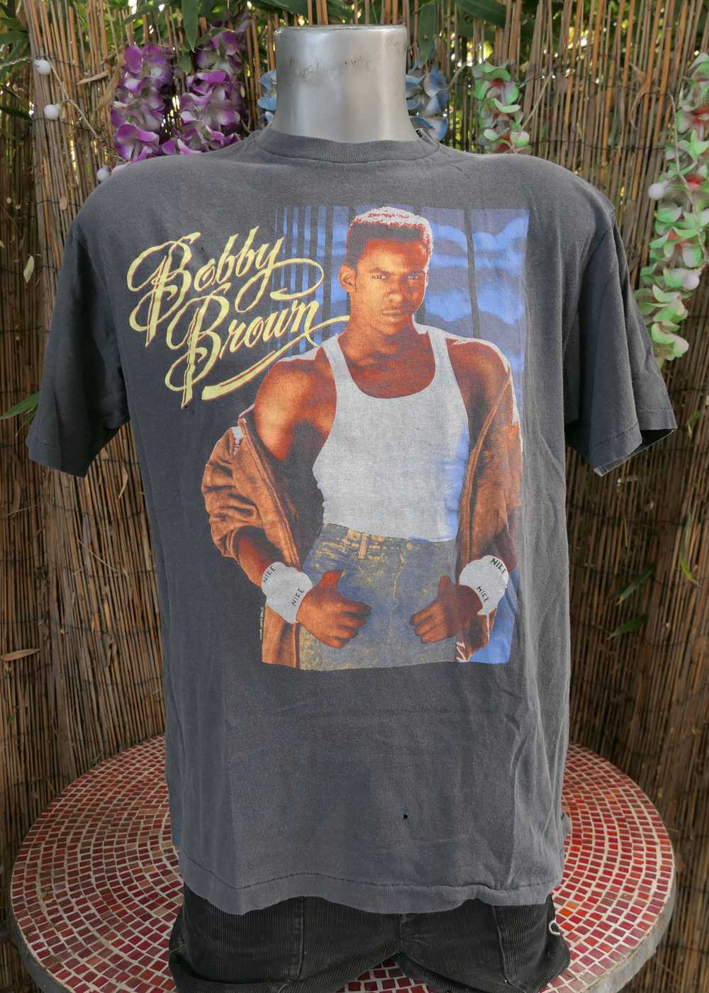 Vintage 80's Vintage 1988 BOBBY BROWN T Shirt Lar… - image 2