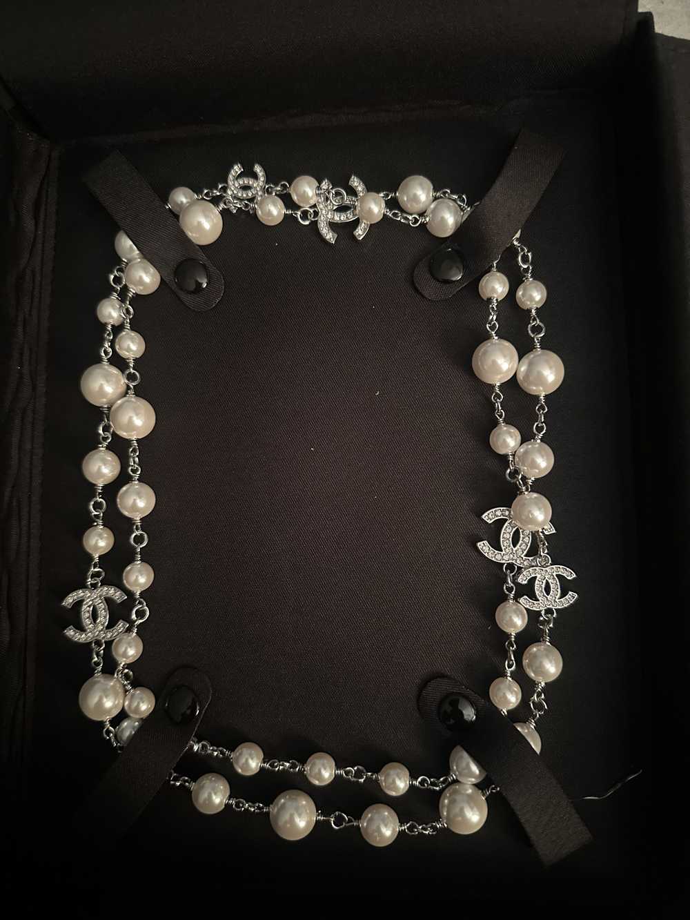 Chanel CHANEL 42 inch Pearl Necklace - Whiteopens - image 10