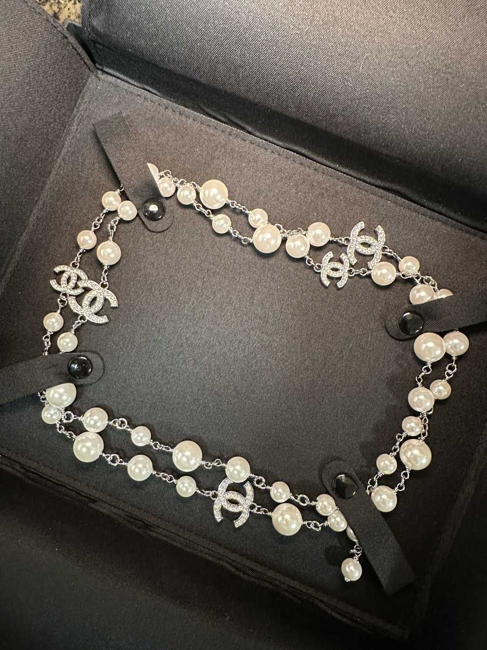 Chanel CHANEL 42 inch Pearl Necklace - Whiteopens - image 3