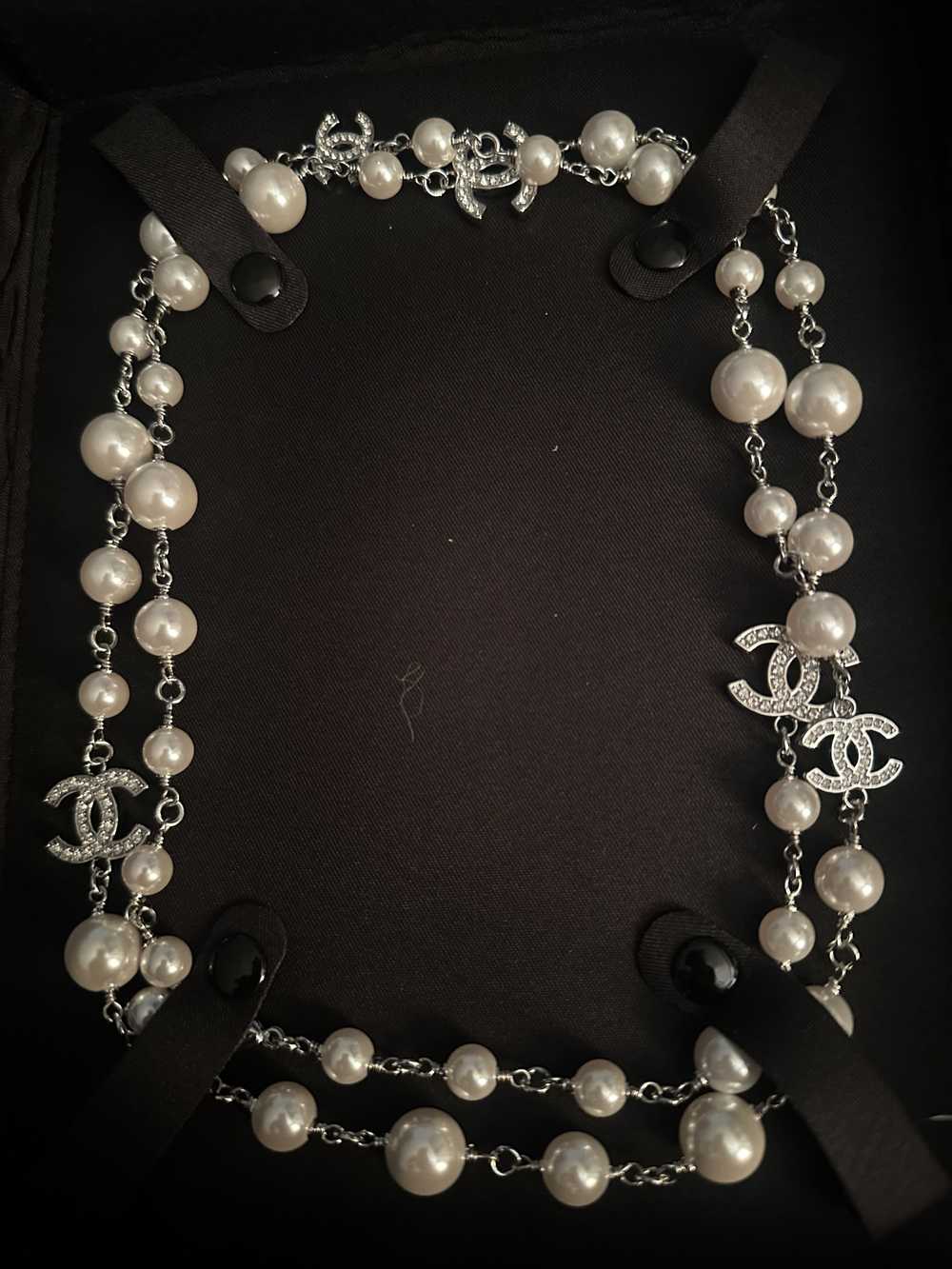 Chanel CHANEL 42 inch Pearl Necklace - Whiteopens - image 9