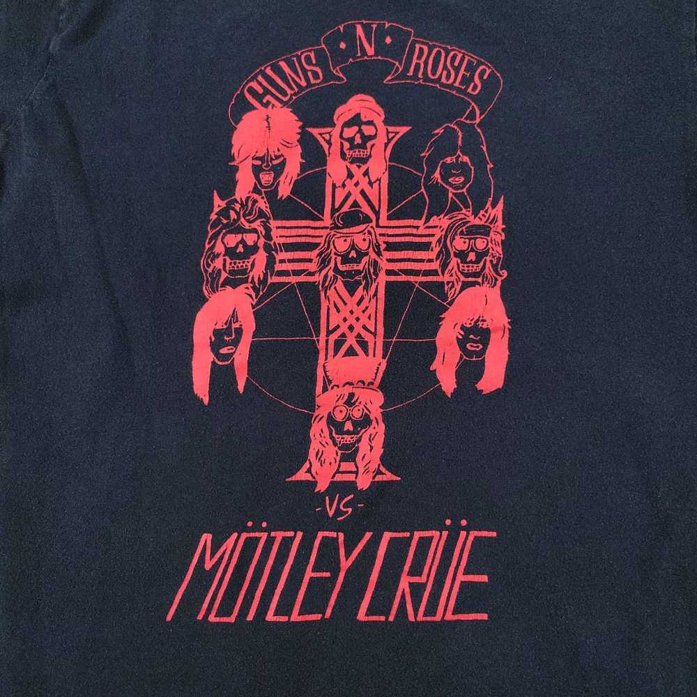 Vintage Authenticated Guns N Roses Vs Motley Crue… - image 2