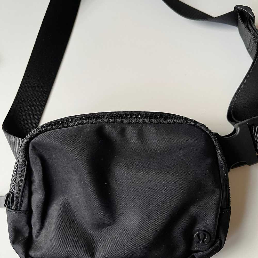 Lululemon Original Strap Everywhere Belt Bag - image 1