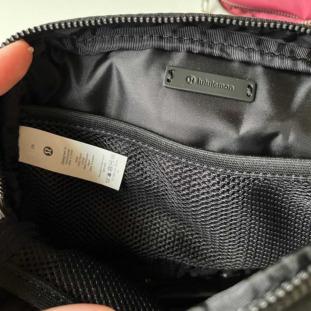 Lululemon Original Strap Everywhere Belt Bag - image 3