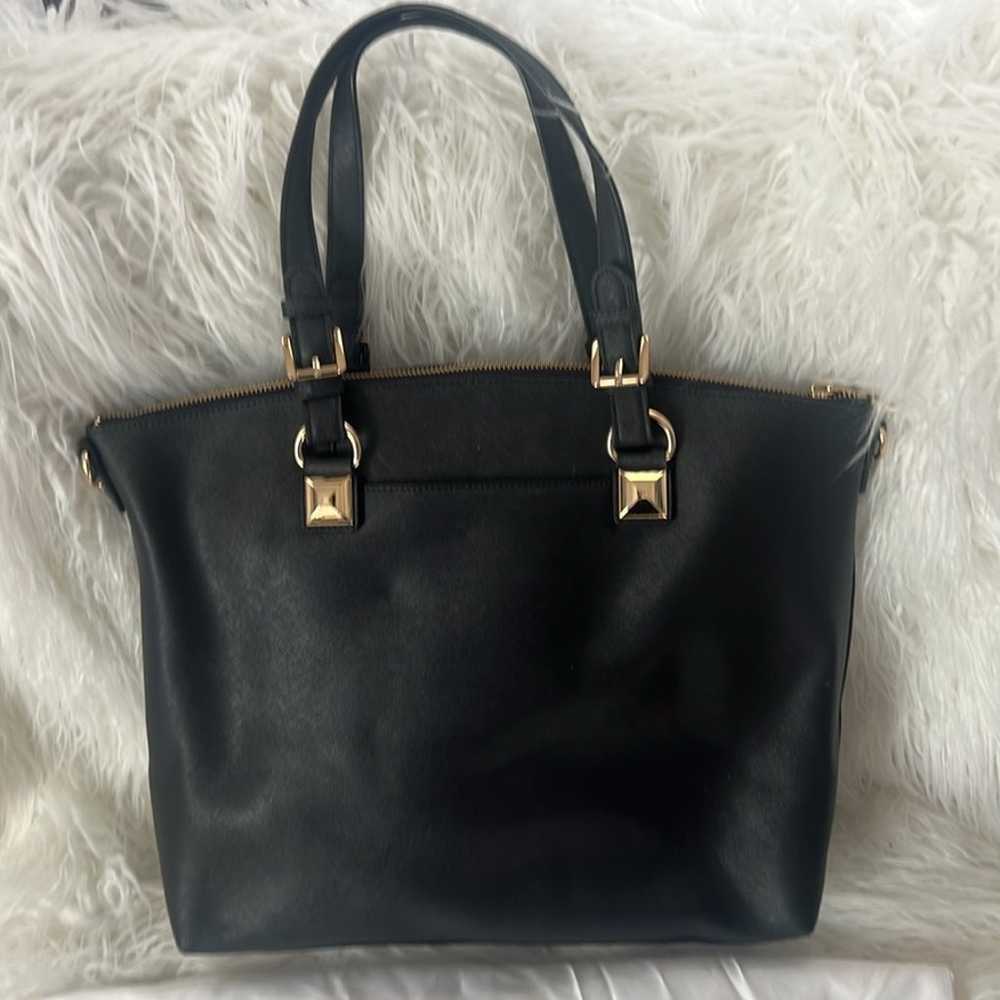 Like New Michael Kors Gorgeous Black Leather Shou… - image 4