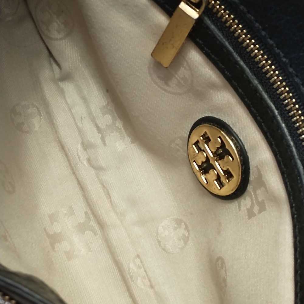 Tory Burch Black Leather Women's Shoulder Bag. - image 11