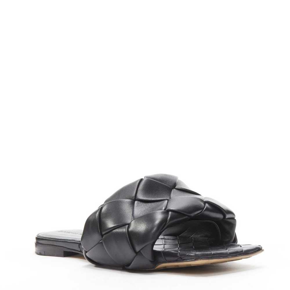 Bottega Veneta Lido leather flip flops - image 2