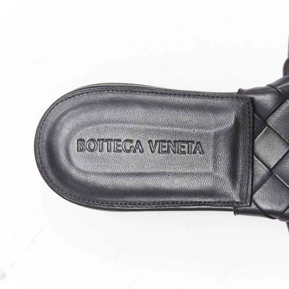 Bottega Veneta Lido leather flip flops - image 6