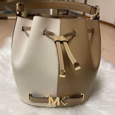 Michael Kors REED Belted Bucket Shoulder Medium - image 1