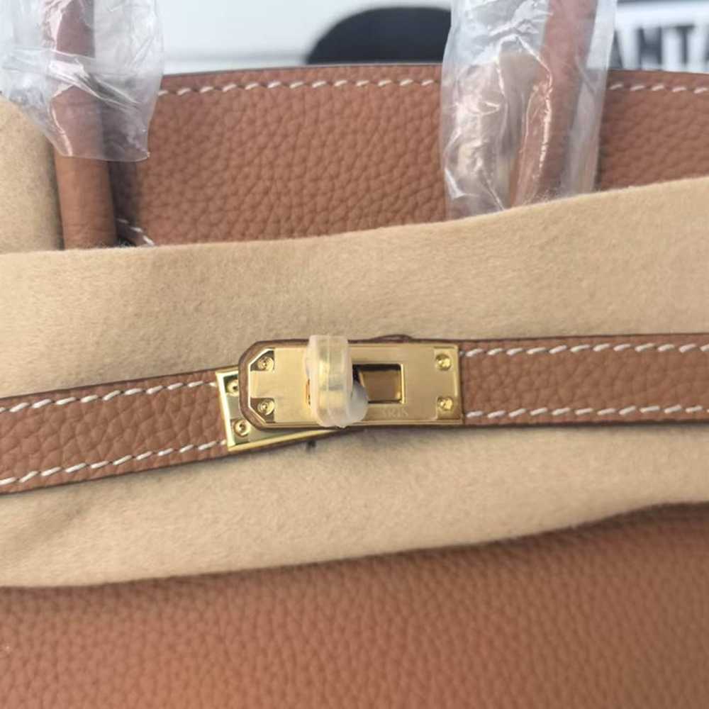 Brown gold buckle fashionable women's handbag - image 3