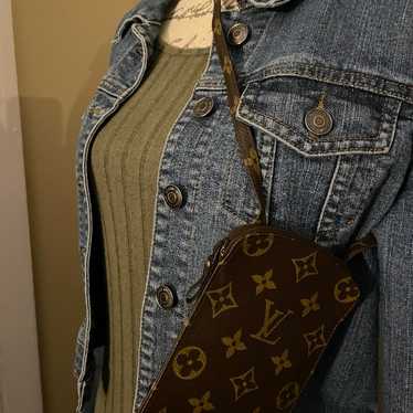 Louis Vuitton Shoulder Bag