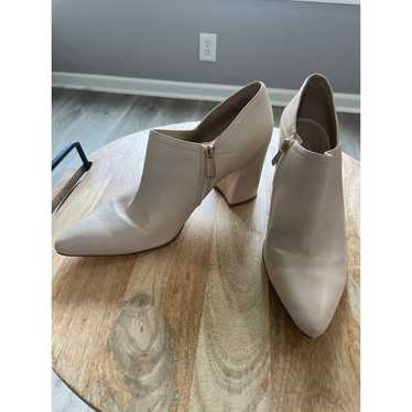 Naturalizer Porcelain HOLLIDAY POINTED TOE ANKLE B