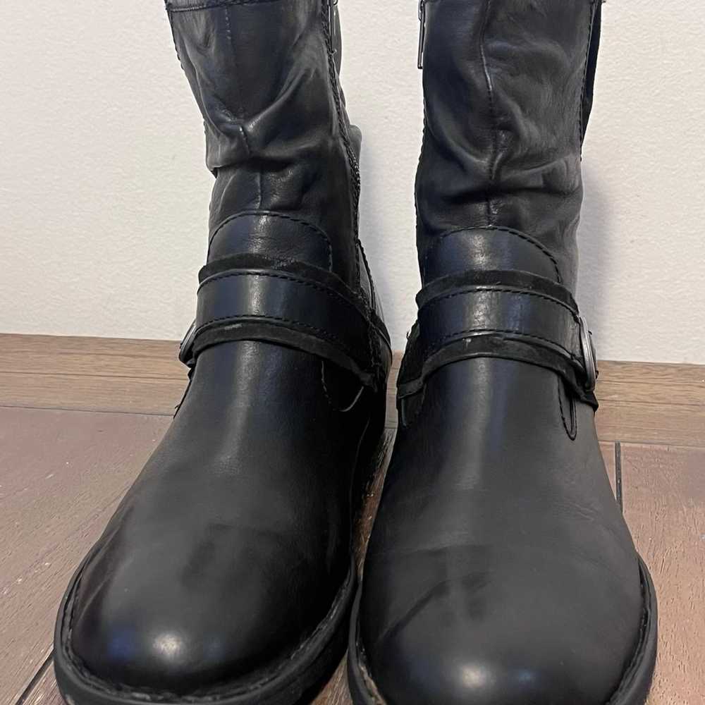 Born Blacl Leather Boots Womens size 11 - image 2