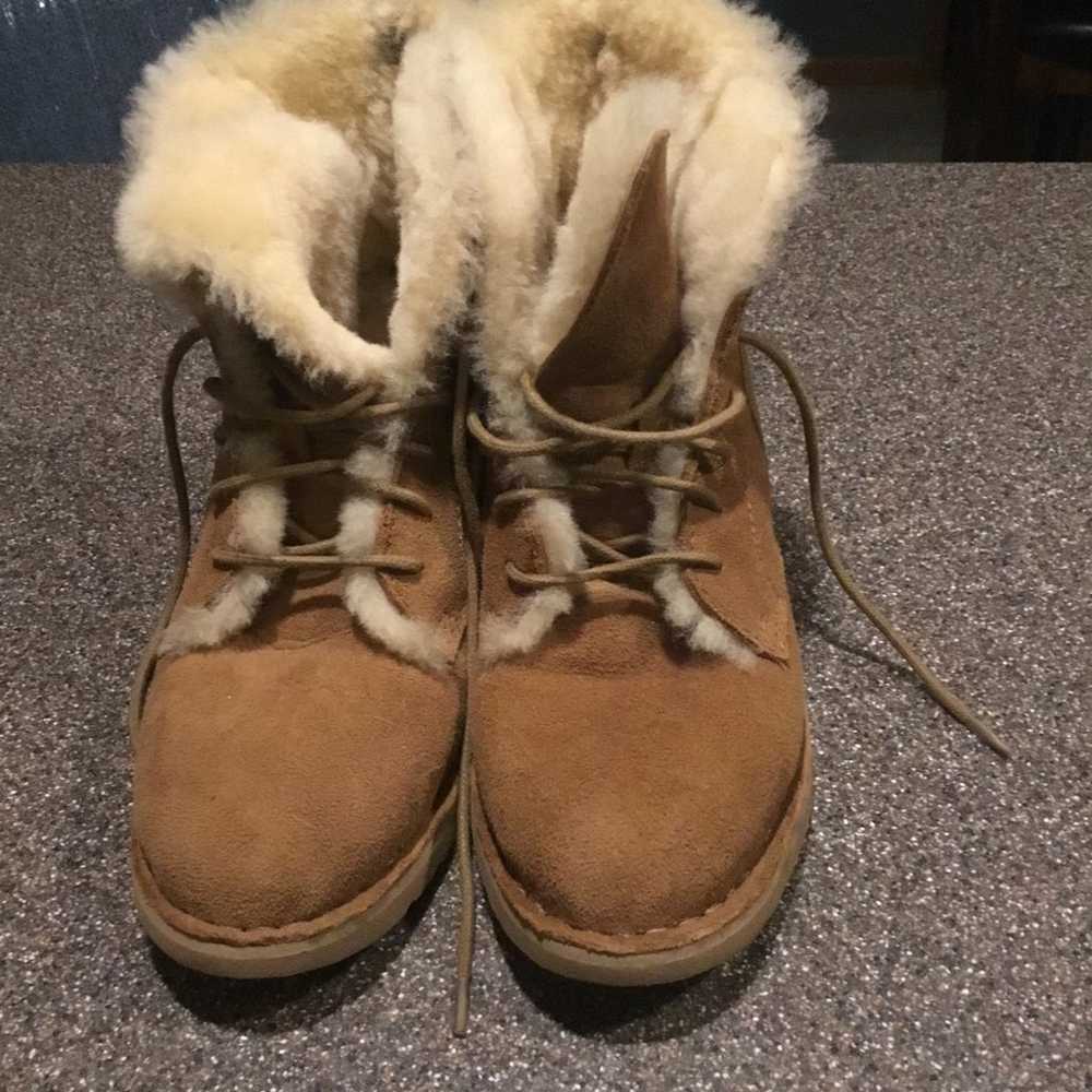 UGG Women’s Quincy Boots Size 5 - image 1