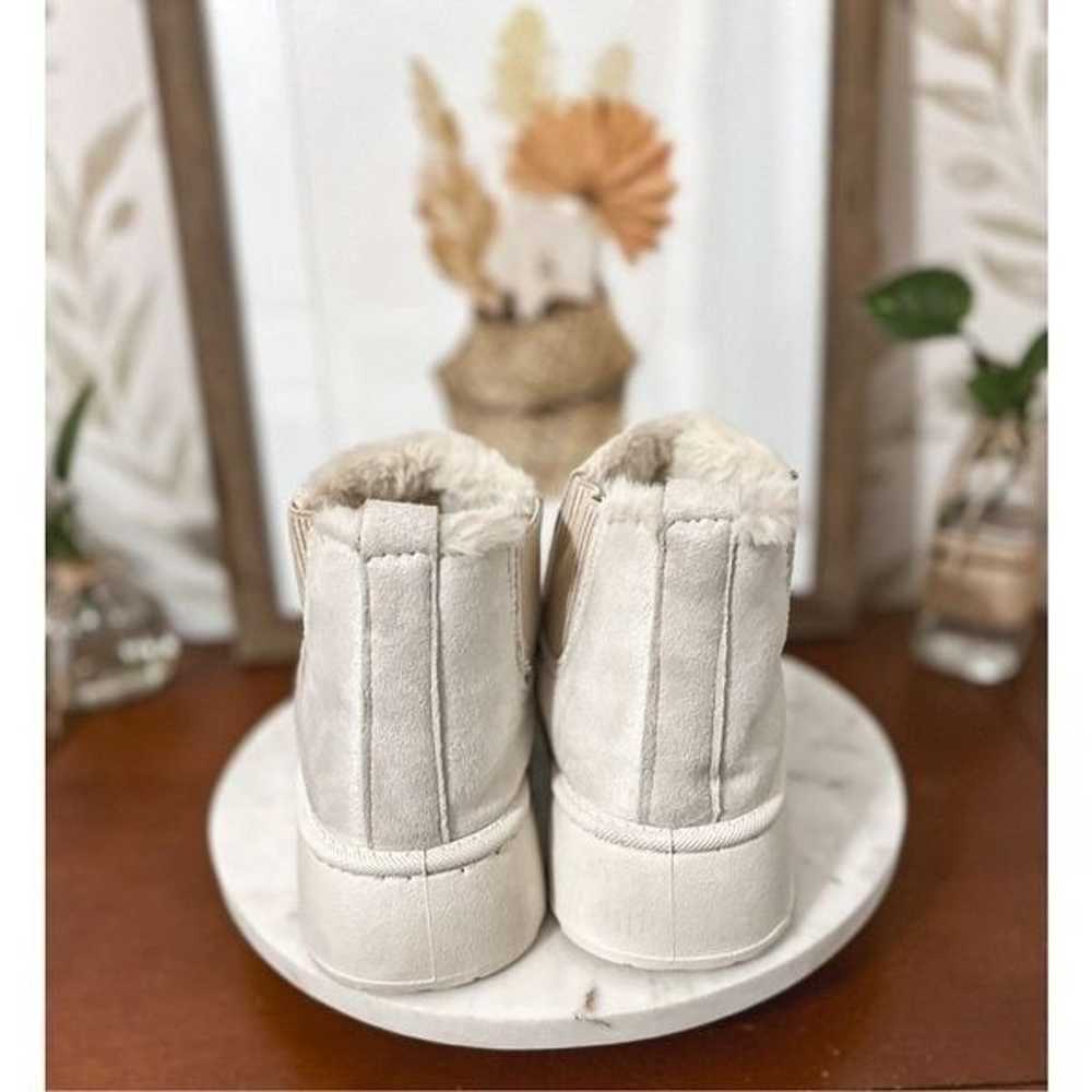 Adorable Platform Boots - image 10