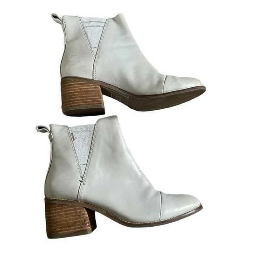 TOMS Esme Light Gray Leather Ankle Boots - image 2