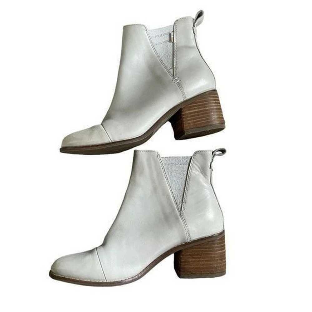 TOMS Esme Light Gray Leather Ankle Boots - image 3