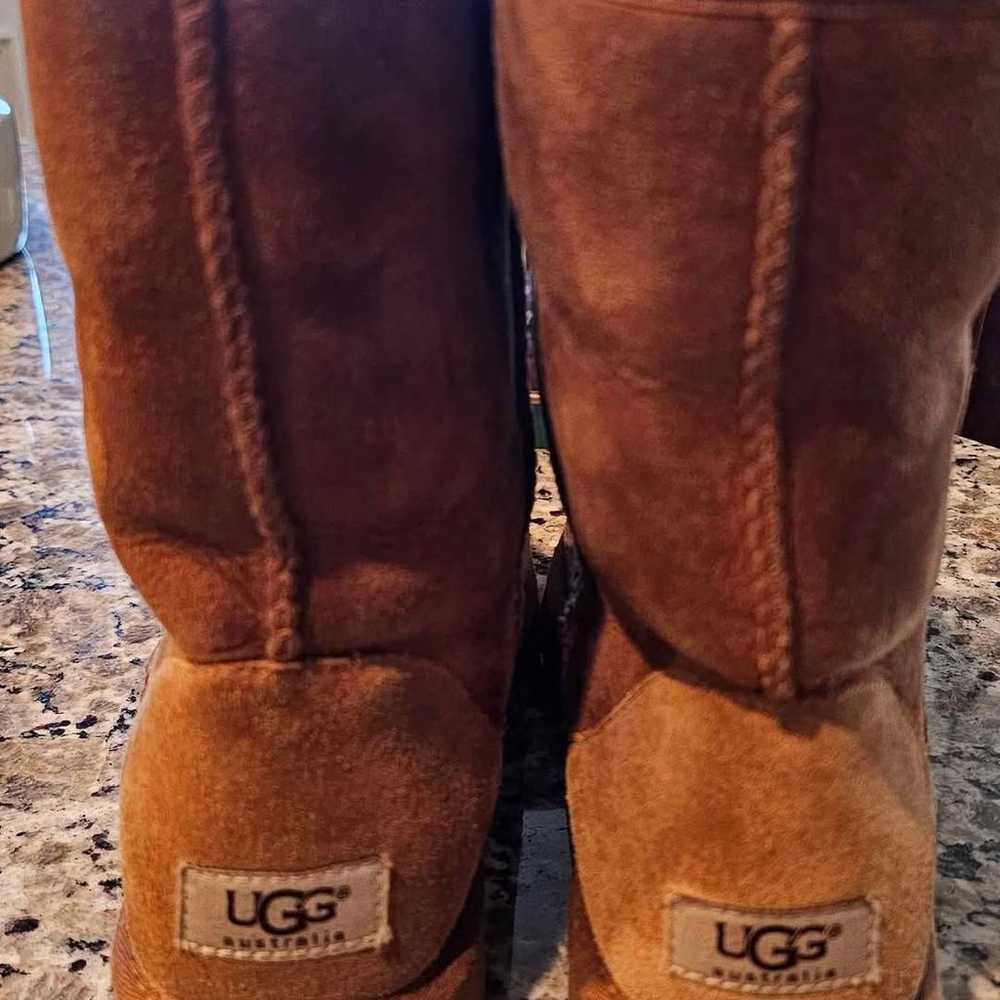 UGG Women's Classic Short II Boots Chestnut, Size… - image 4