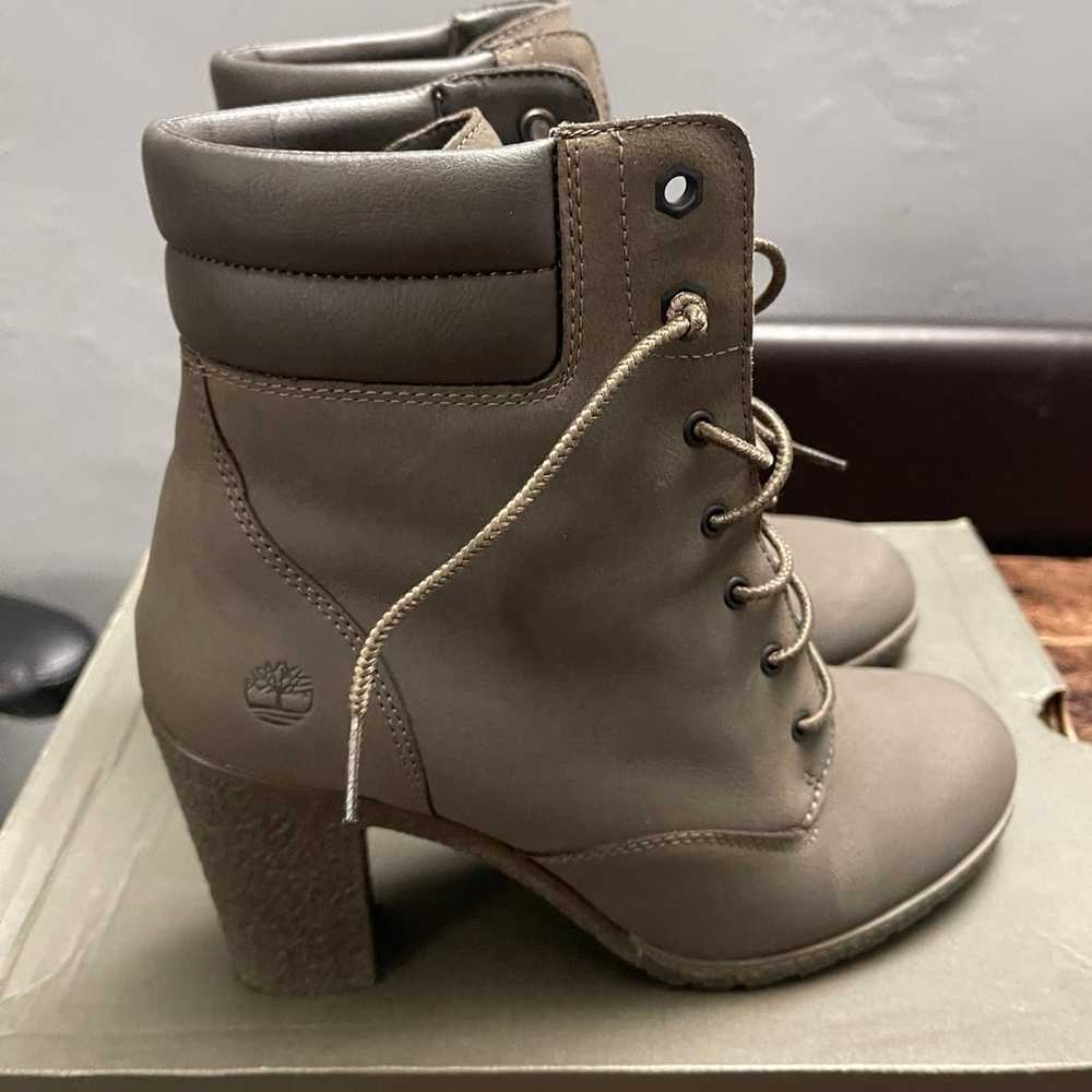 Timberland classic women size 10 - image 2