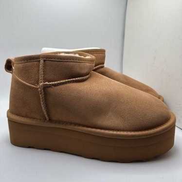 CUSHIONAIRE Women's Genuine Suede pull platform bo